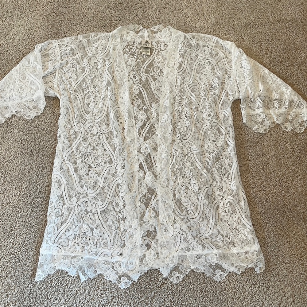 Jonquil by Diane Samandi Lace Robe Coverup